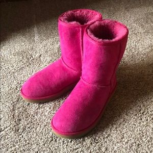 Women’s UGG Classic Short Boot Fuchsia Pink Size 7